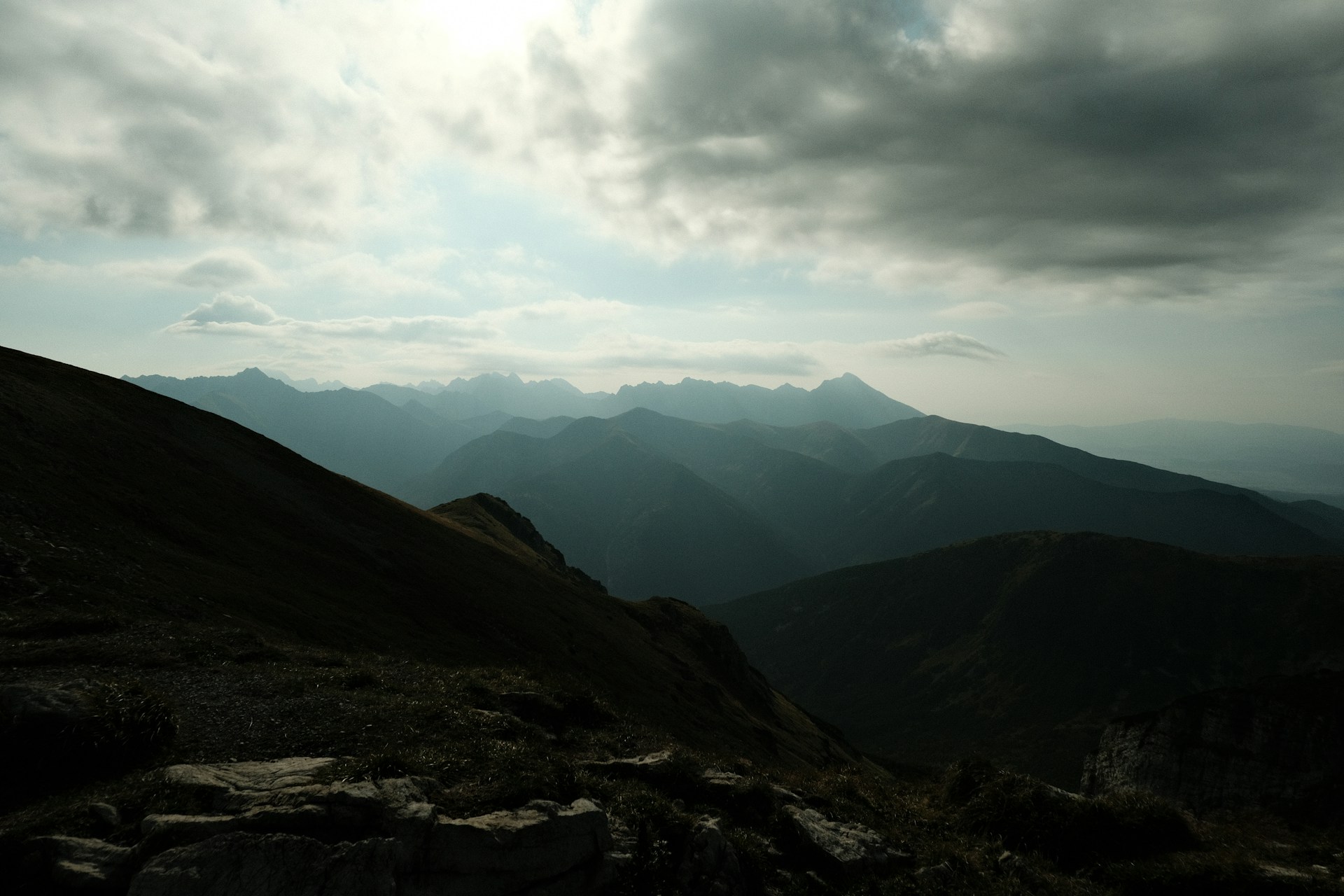 Dolina Kościeliska – klasyka Tatr z jaskiniami, schroniskiem i legendami w tle